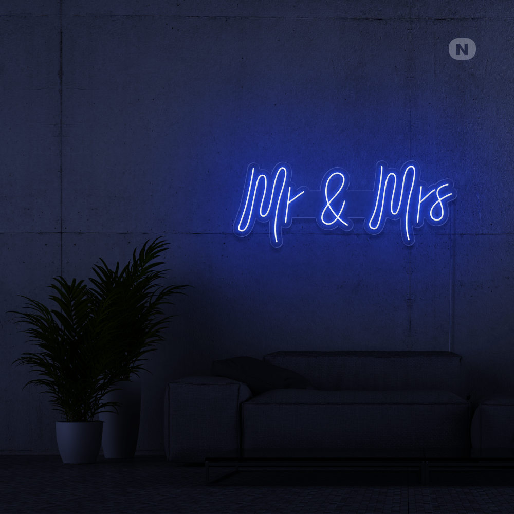 Neon Sign Mr & Mrs